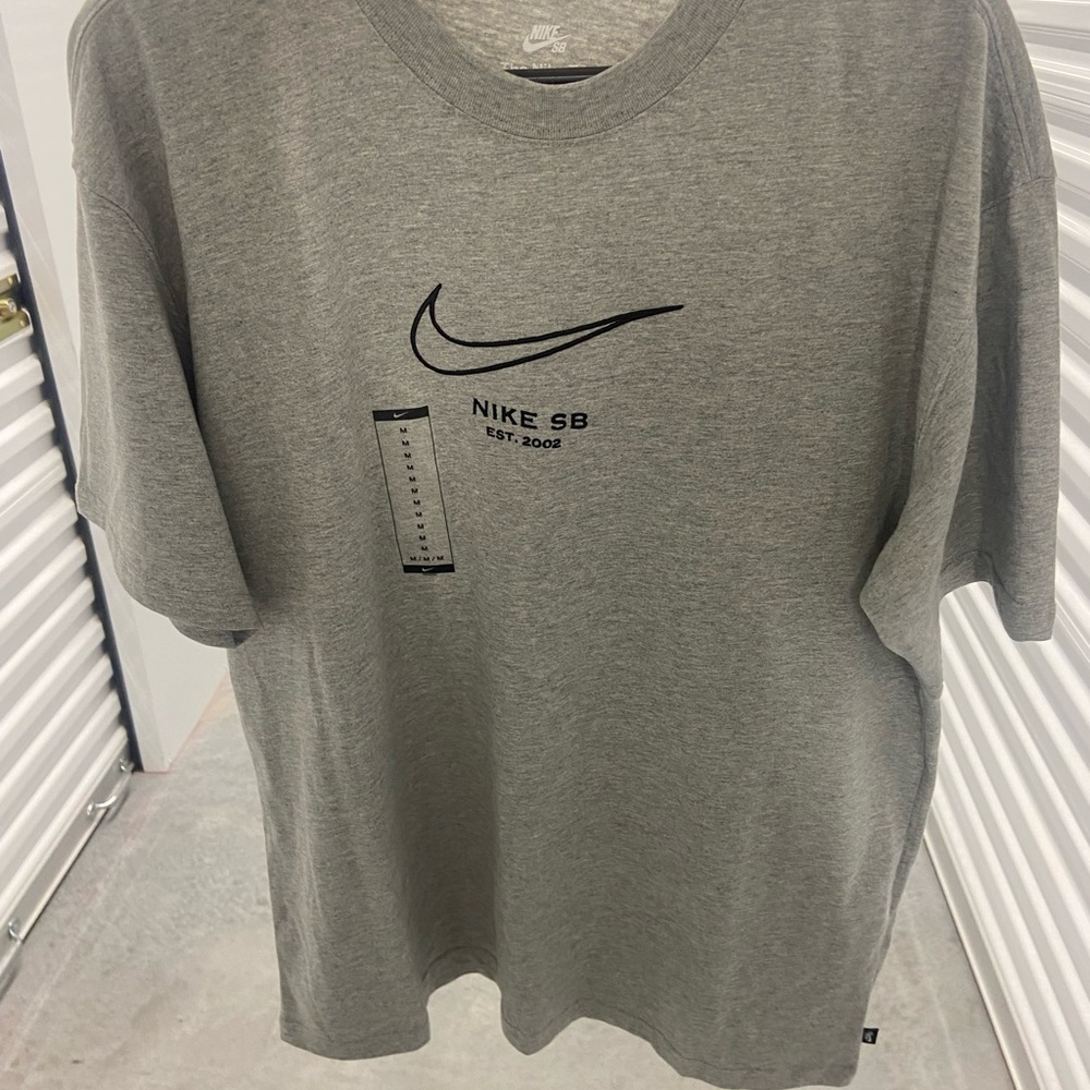 Nike SB Embroidered Logo Tee Orange Label Exclusive Size MEDIUM